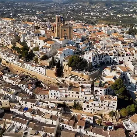 Atico-duplex Con Vistas Al Mar Y Casco Antiguo En * Altea