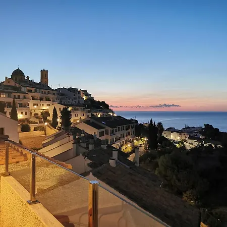 Atico-duplex Con Vistas Al Mar Y Casco Antiguo En Altea