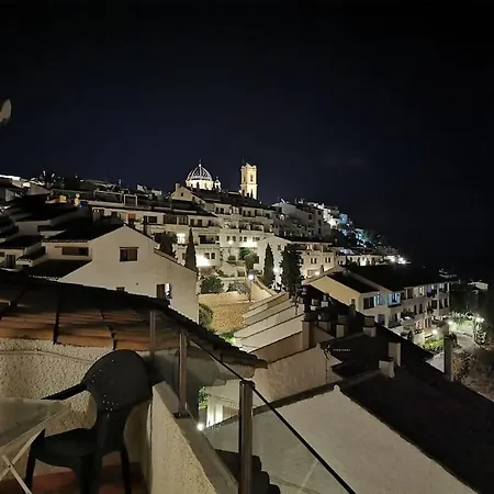 Atico-duplex Con Vistas Al Mar Y Casco Antiguo En Altea