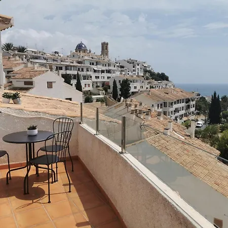 Atico-duplex Con Vistas Al Mar Y Casco Antiguo En Altea